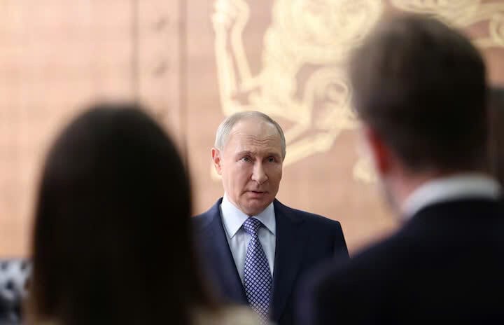 Tổng thống Nga Vladimir Putin phát biểu với các nhà báo trong một cuộc họp tại Moscow, Nga, ngày 21 tháng 4 năm 2025.