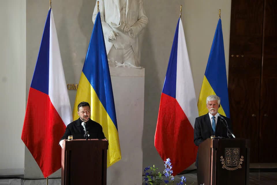 Petr Pavel và Volodymyr Zelenskiy, Praha, ngày 4 tháng 5 năm 2025.